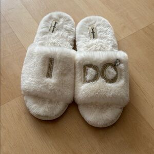 Dearfoams White 'I Do' Women's Slippers NWOT